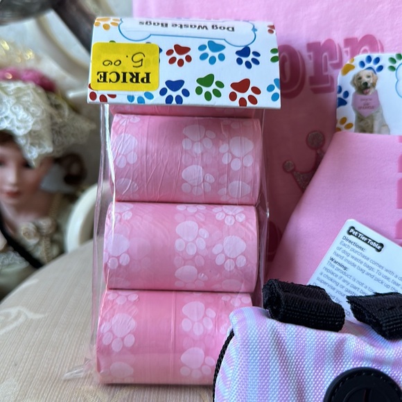 NWT DOG FEMALE SHIRT WITH MATCHING BANDANNA Born to sparkle, poop bags, & holder - Picture 4 of 8